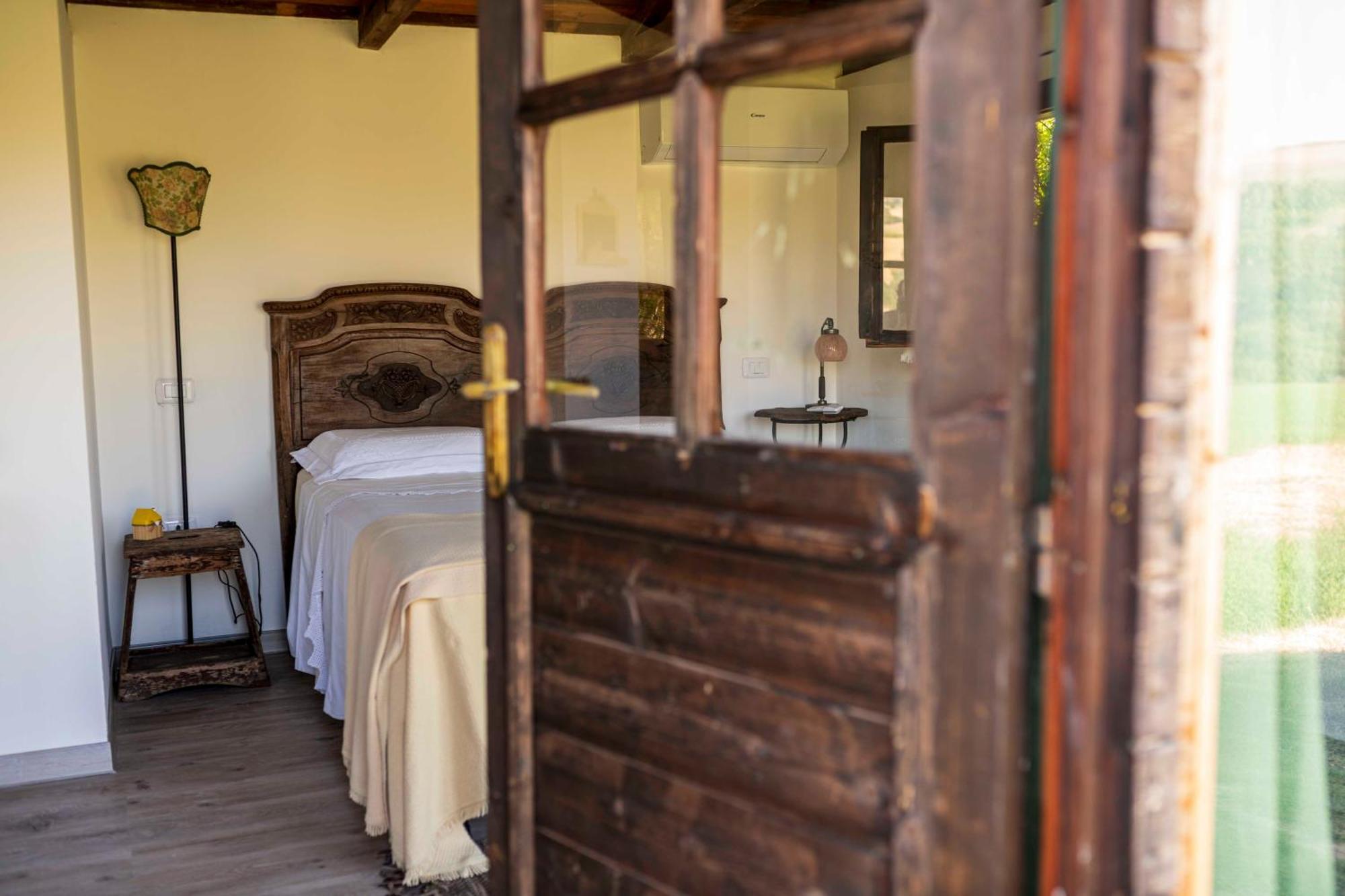 Le Bumbarelle Bed & Breakfast Tavoleto Bagian luar foto