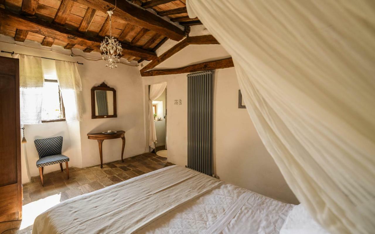 Le Bumbarelle Bed & Breakfast Tavoleto Bagian luar foto